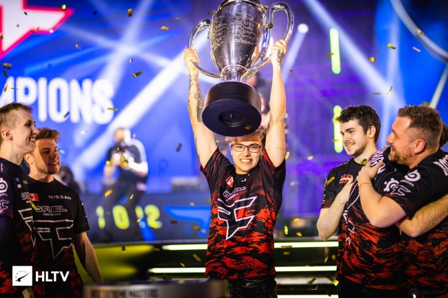 ANGE1 在 hiro 仅44天大的时候首次亮相于第一场比赛