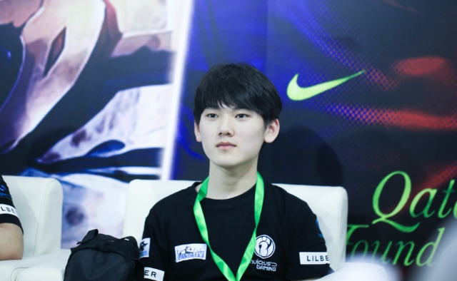 brawk成为NRG的第五名选手，而Mikes接任Valorant主教练