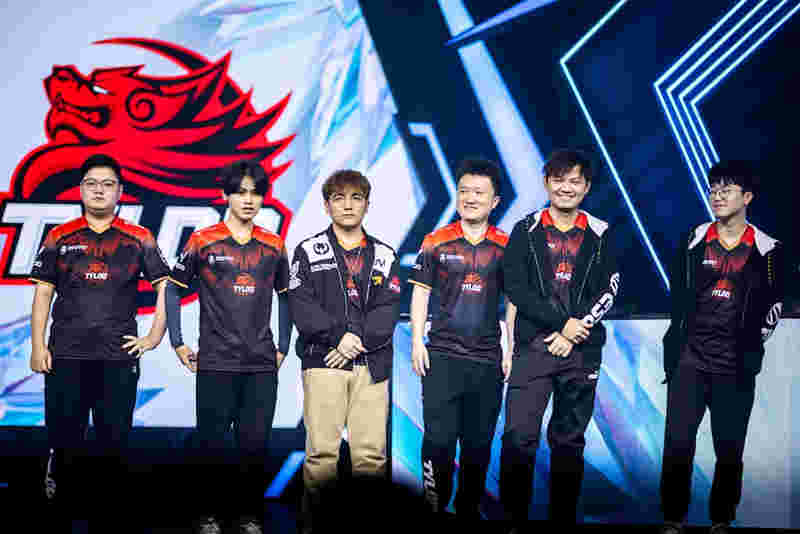 Wolves Esports 和 FunPlus Phoenix 在首场比赛中获胜 — VCT 2025： 中国第一阶段