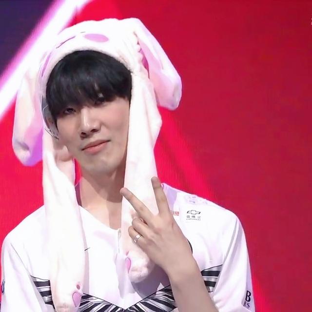 EDG官宣：辅助选手Vampire经三方协商正式加入IG