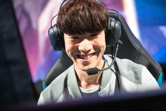 据LCK官方消息，将于12月22日本周四开启LCK2022年度颁奖典礼，并将在多个频道开启直播